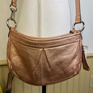 B. Makowsky NWT Sunny Y2K Crossbody Bag Rose Gold Leather Adjustable Slouchy